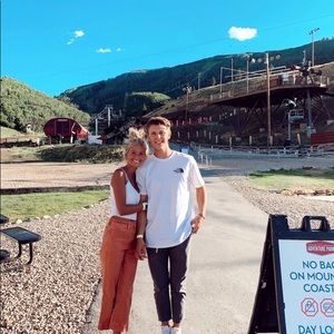 The CUTEST pink straight leg pants